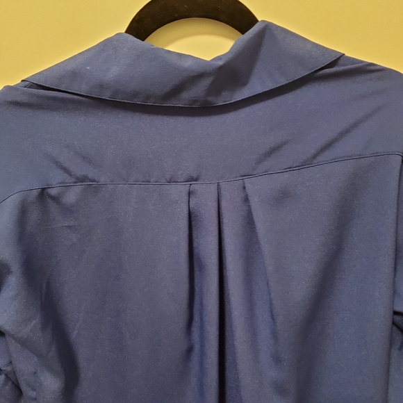 10/$30  ๐   like new beautiful oversized top  - Cobalt - Picture 5 of 10